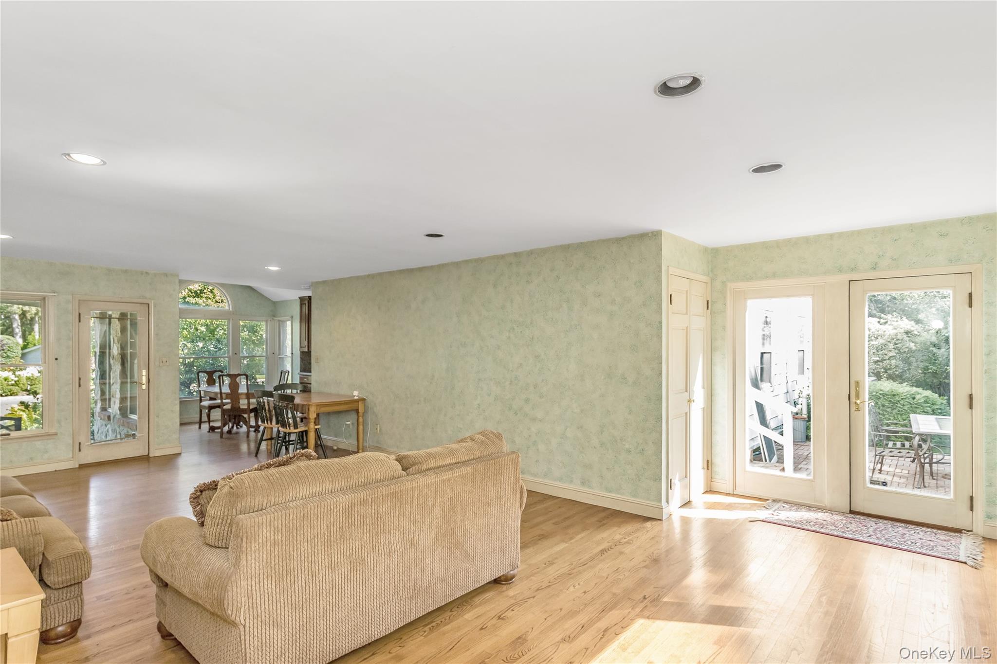 45 Orchard Meadow Road, East Williston, NY 11596