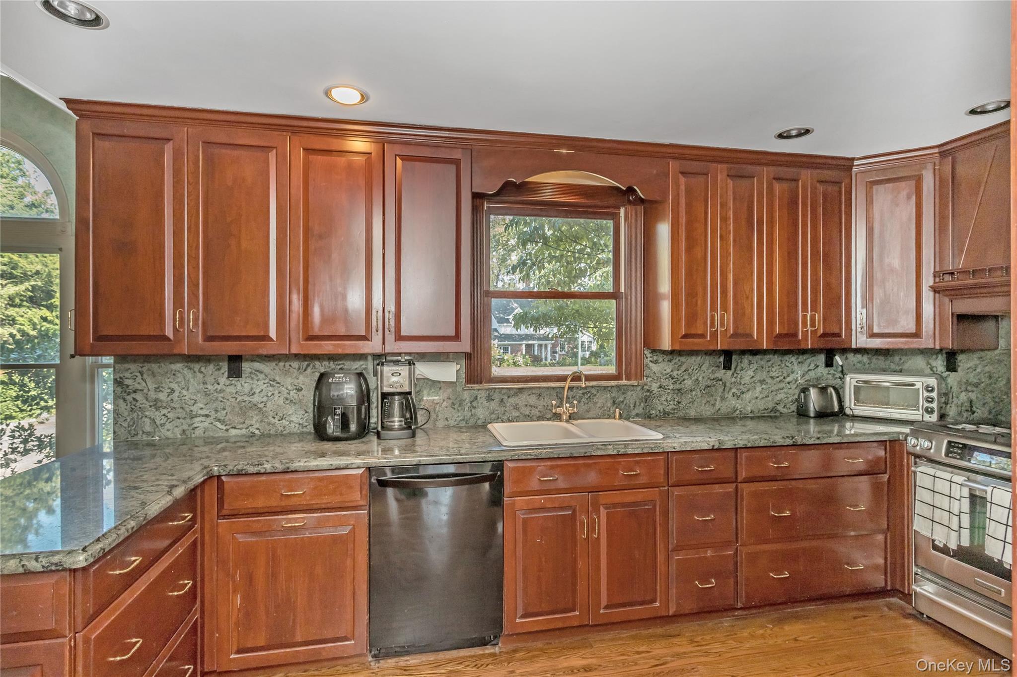 45 Orchard Meadow Road, East Williston, NY 11596