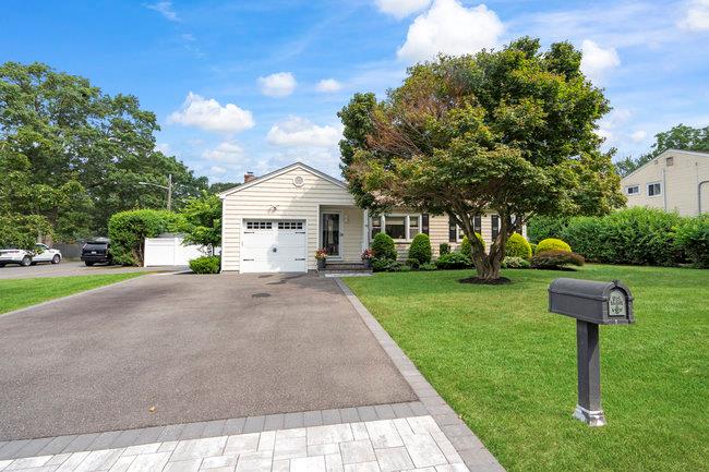 42 Kenmore Street, Dix Hills, NY 11746