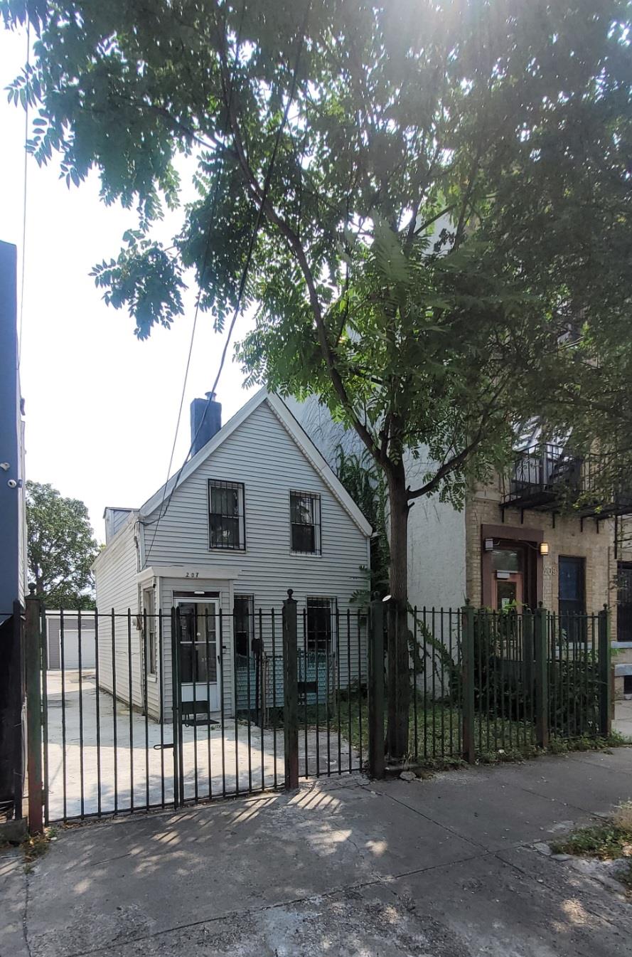 207 Bradford Street, Brooklyn, NY 11207