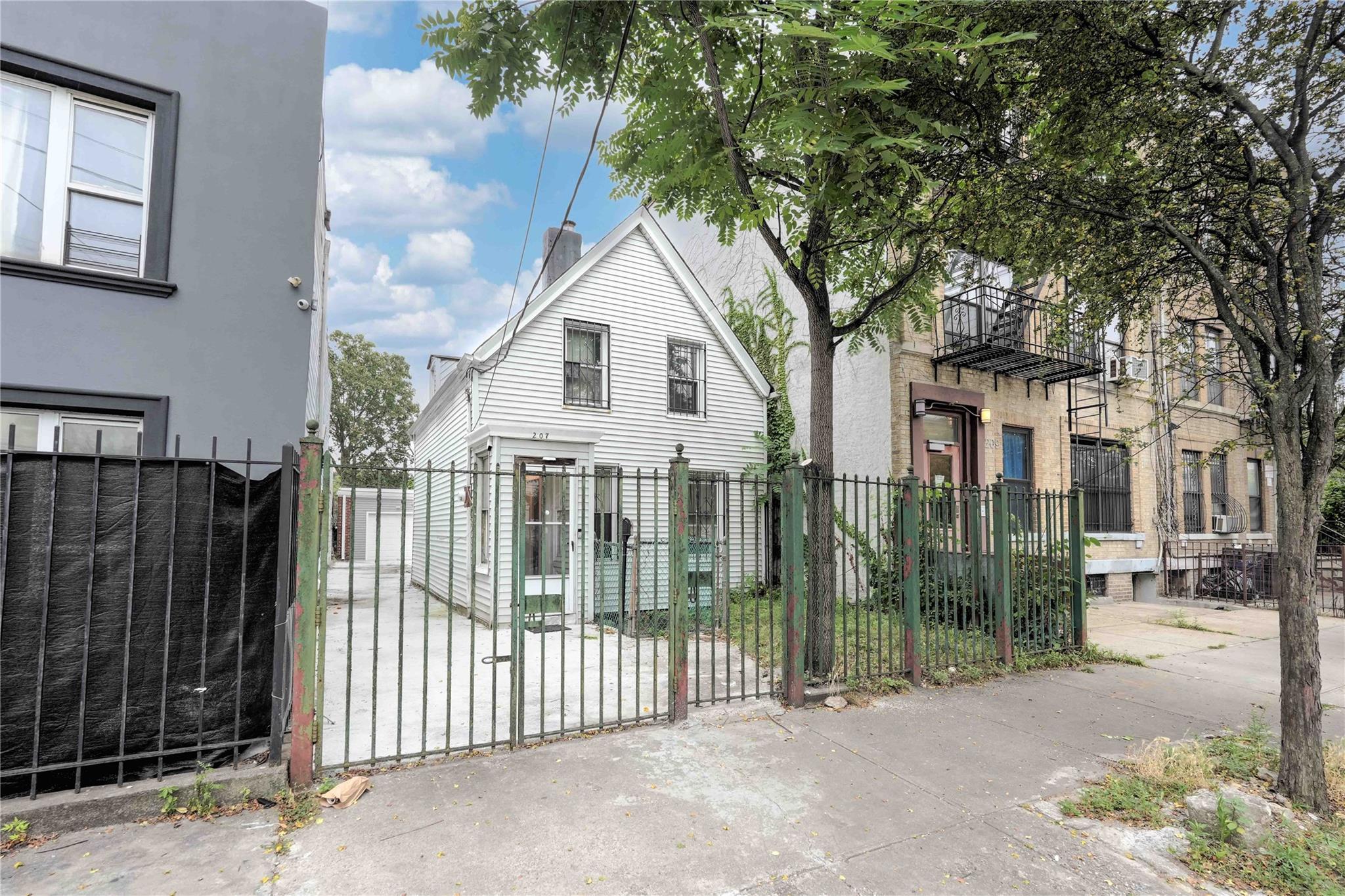 207 Bradford Street, Brooklyn, NY 11207