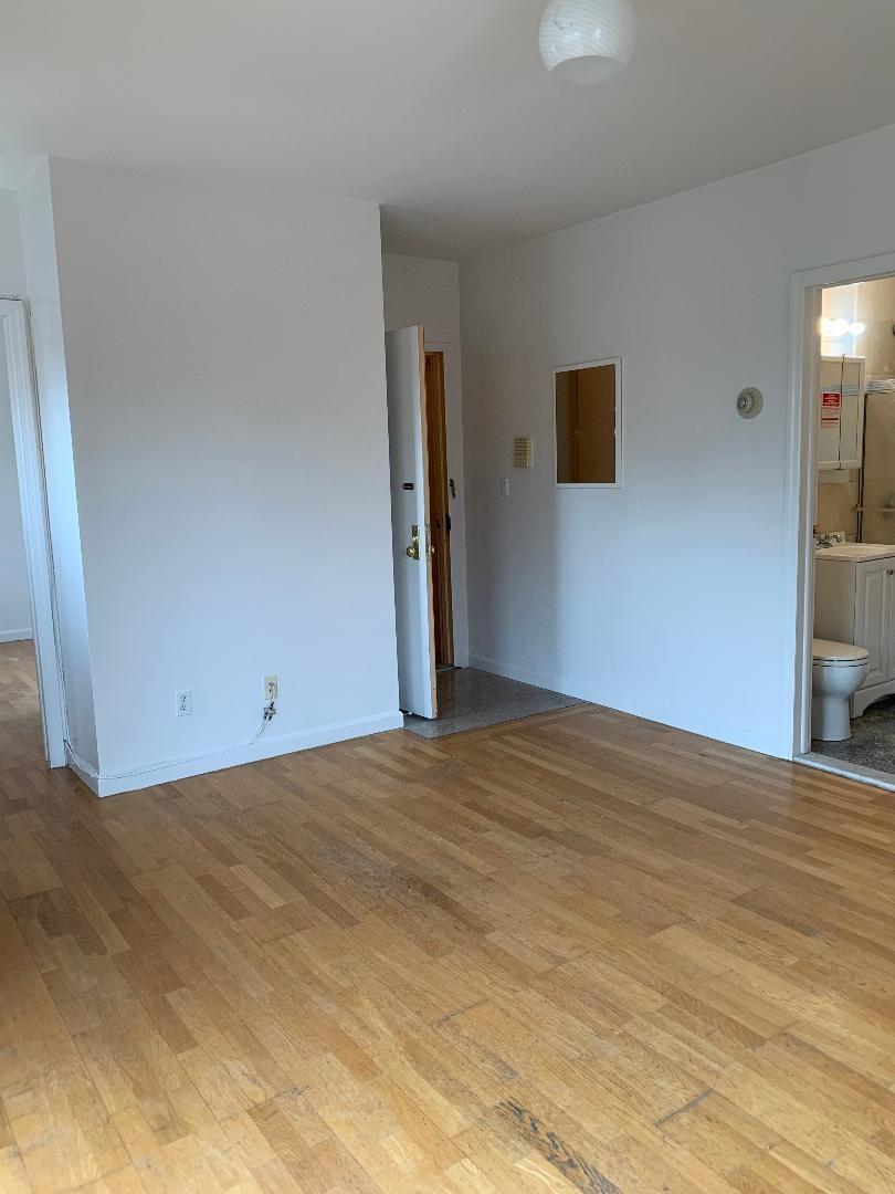 41-50 149 Pl # C2F, Flushing, NY 11355