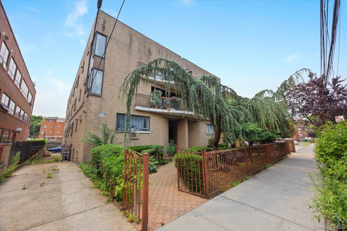 147-26 Roosevelt Ave # L1, Flushing, NY 11354