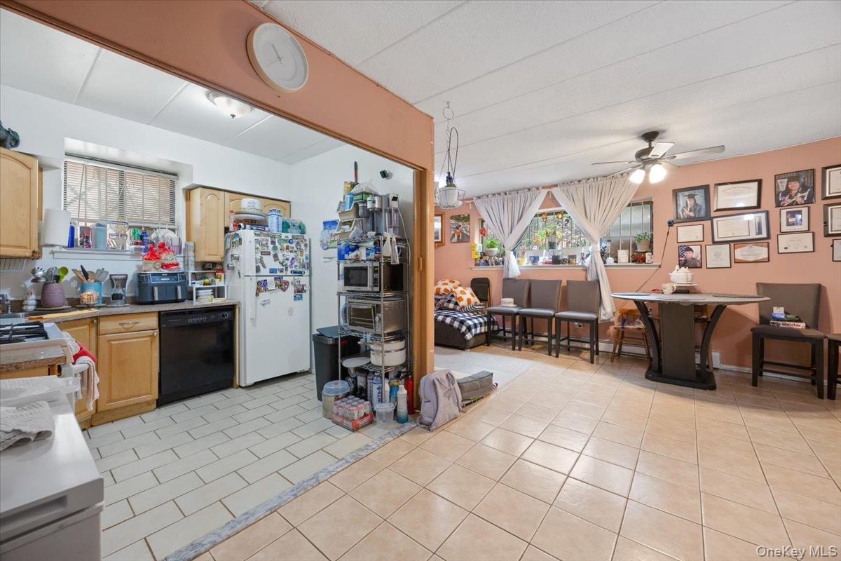 147-26 Roosevelt Ave # L1, Flushing, NY 11354