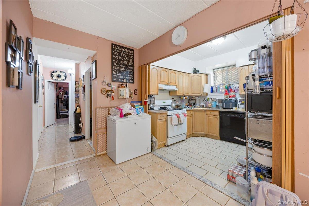 147-26 Roosevelt Ave # L1, Flushing, NY 11354