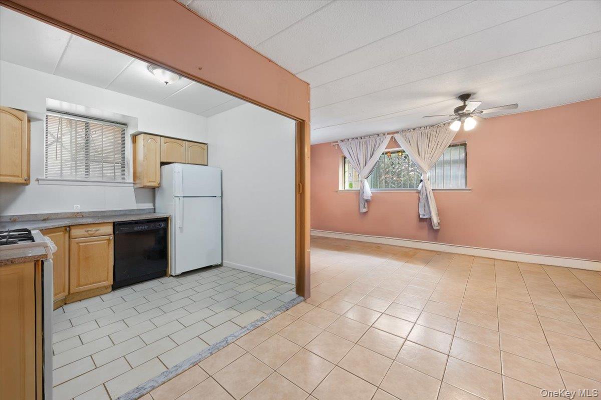 147-26 Roosevelt Ave # L1, Flushing, NY 11354