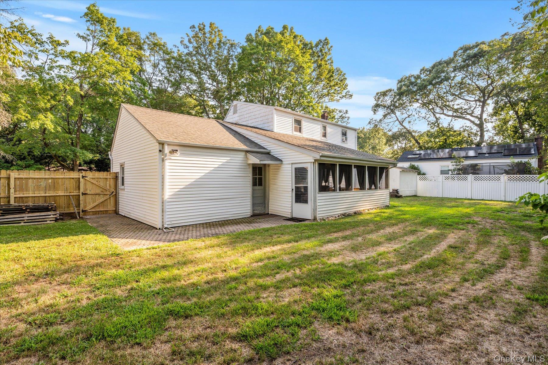 135 Woodlawn Avenue, Saint James, NY 11780