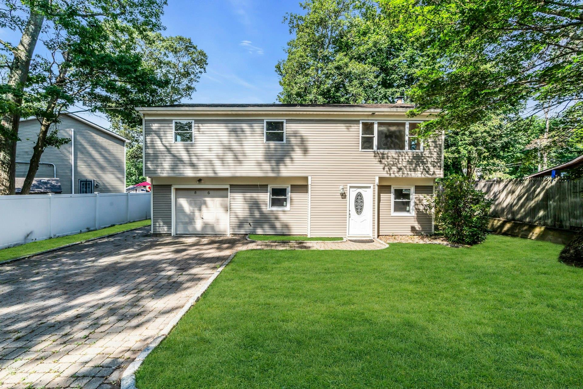 86 Jute Road, Rocky Point, NY 11778