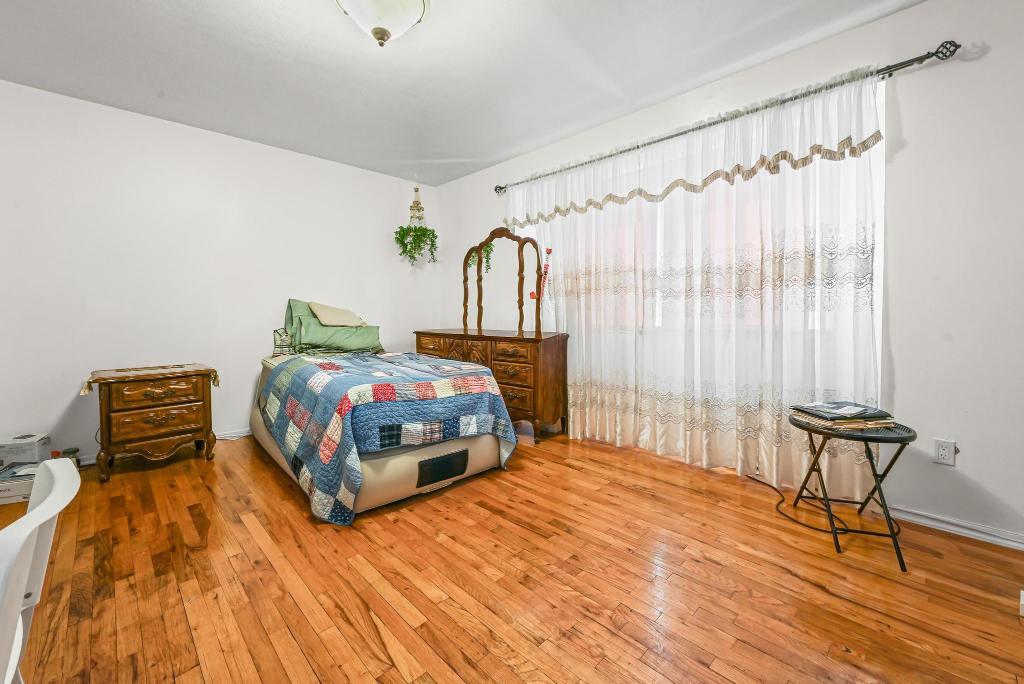 10573 Avenue L, Brooklyn, NY 11236