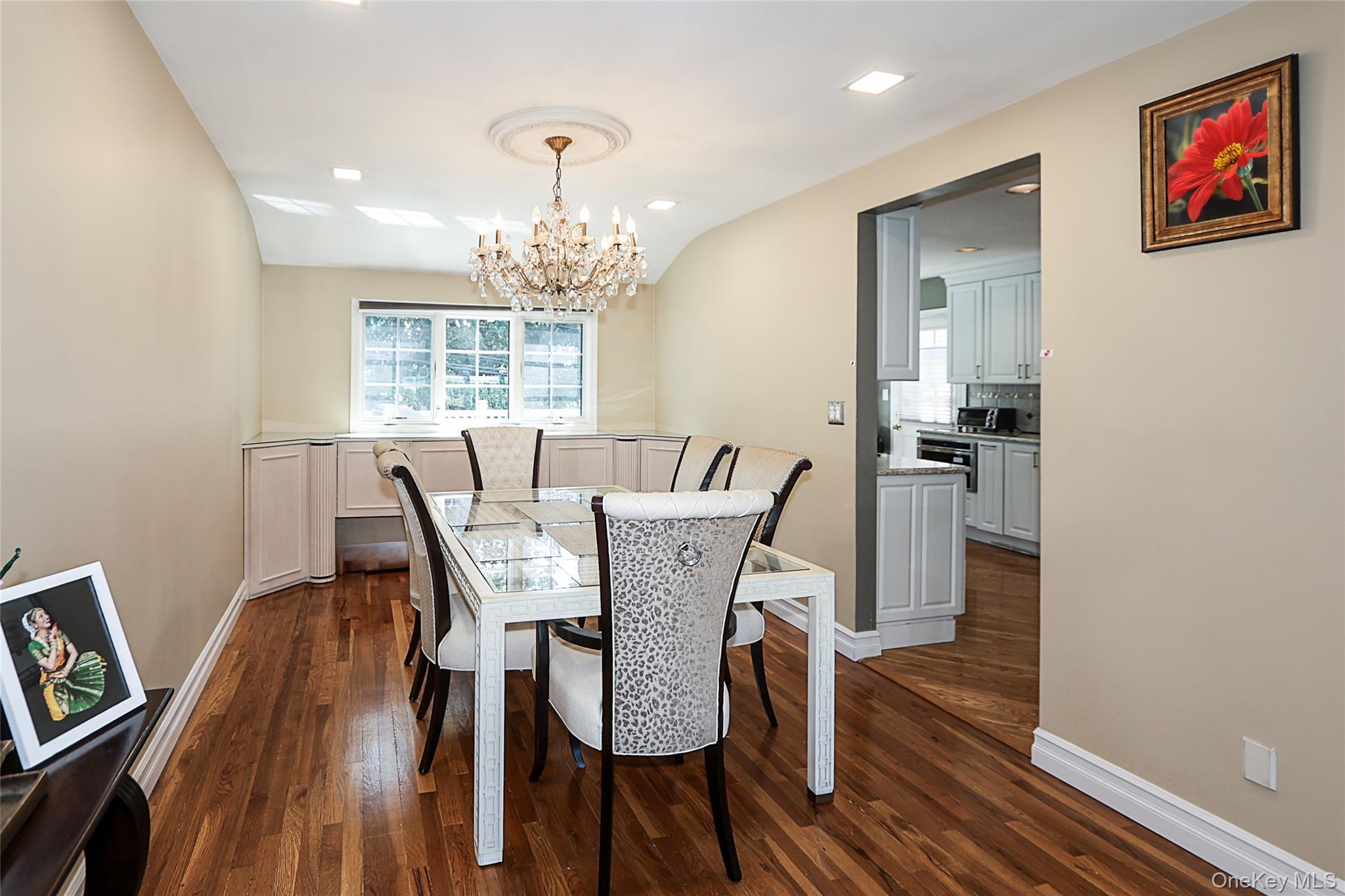 64 Hamilton Drive, Roslyn, NY 11576