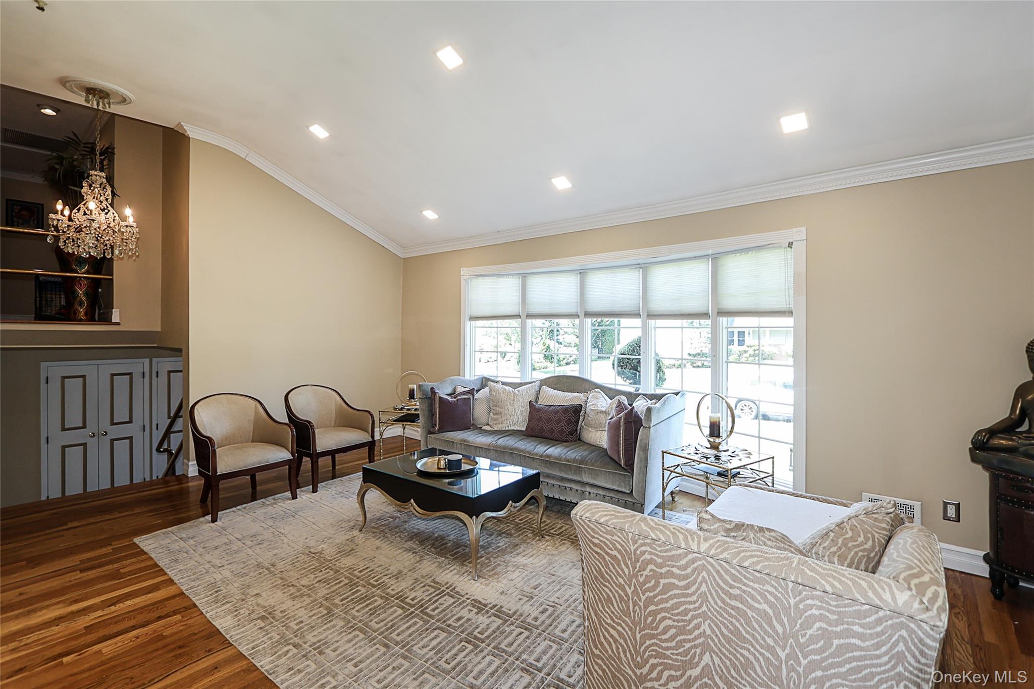 64 Hamilton Drive, Roslyn, NY 11576