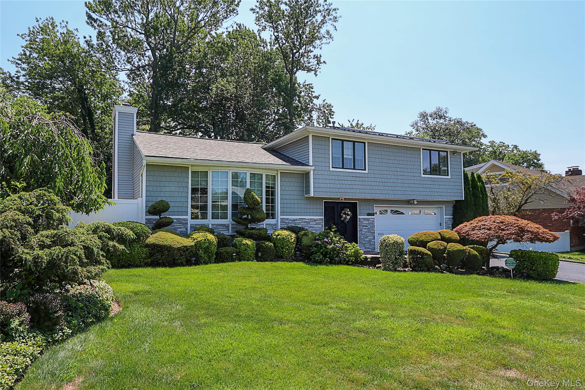 64 Hamilton Drive, Roslyn, NY 11576