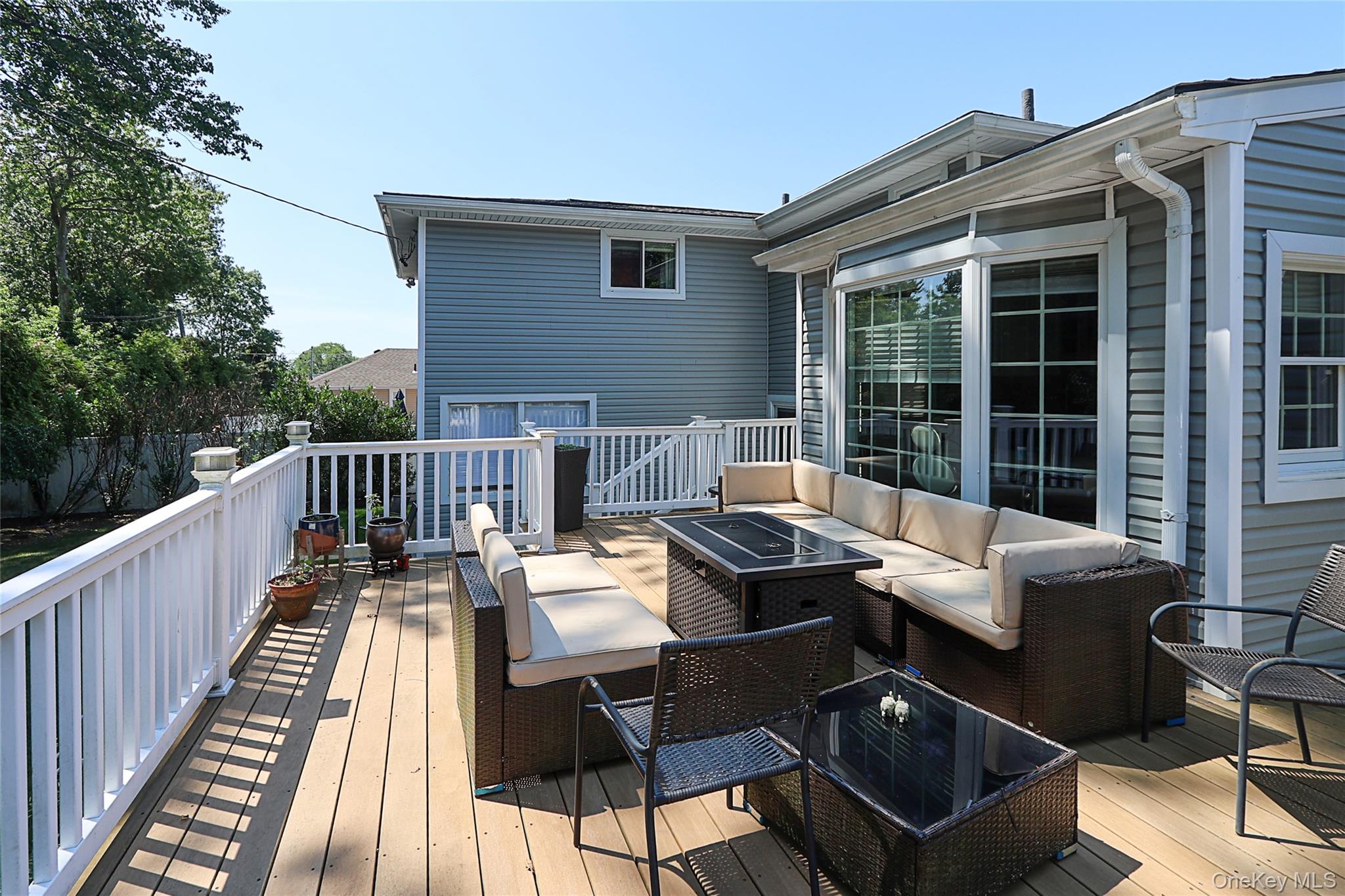 64 Hamilton Drive, Roslyn, NY 11576