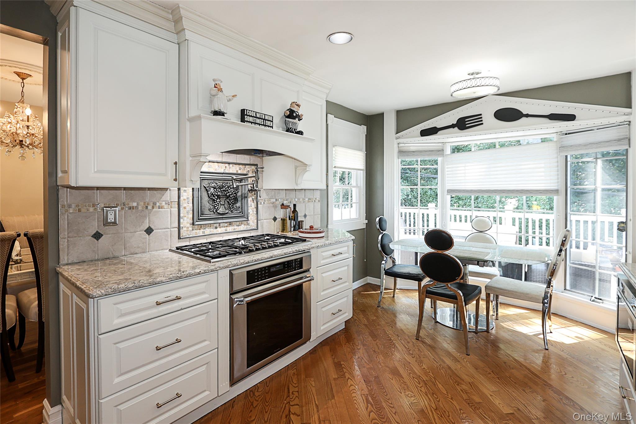 64 Hamilton Drive, Roslyn, NY 11576