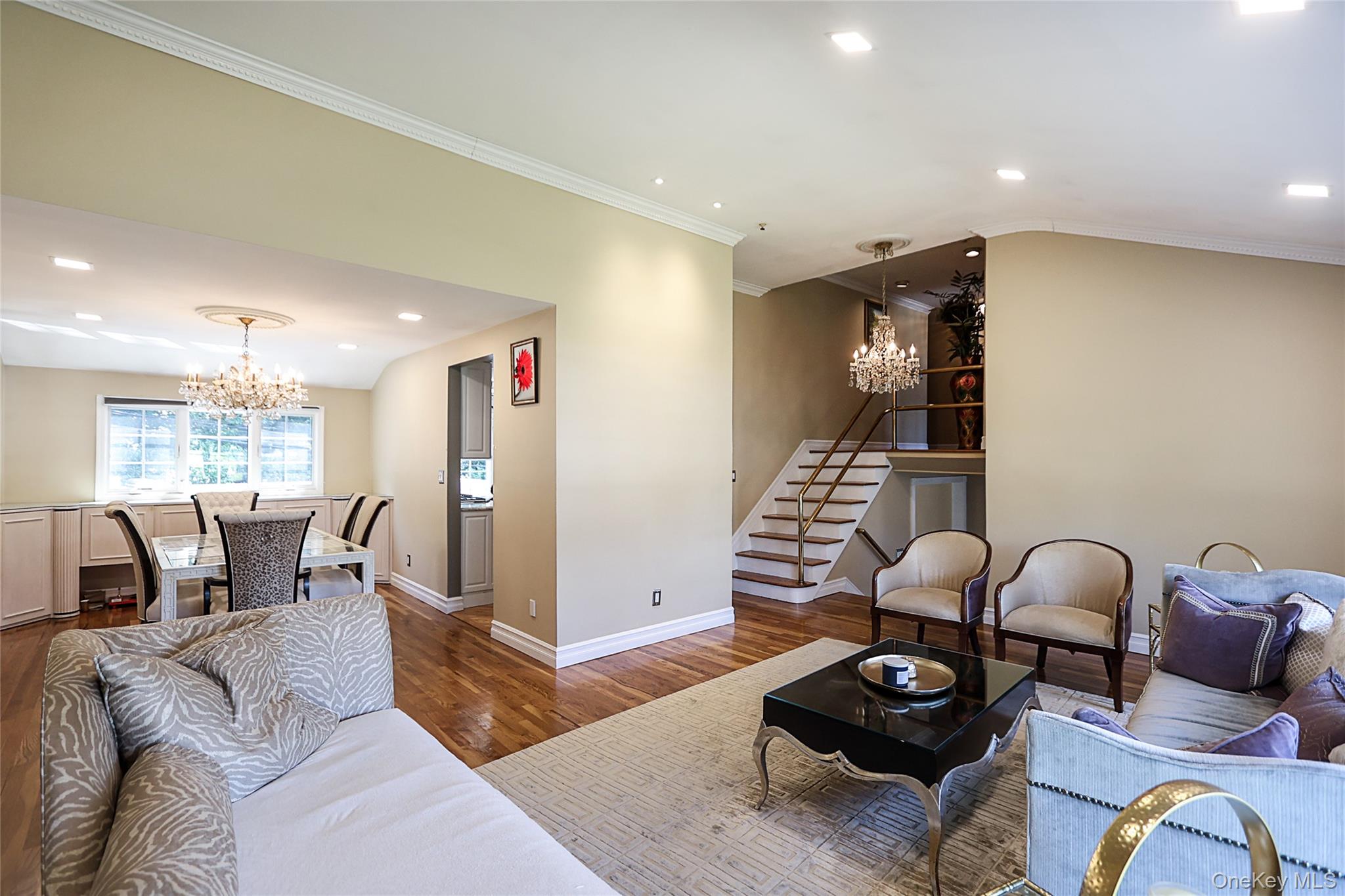 64 Hamilton Drive, Roslyn, NY 11576