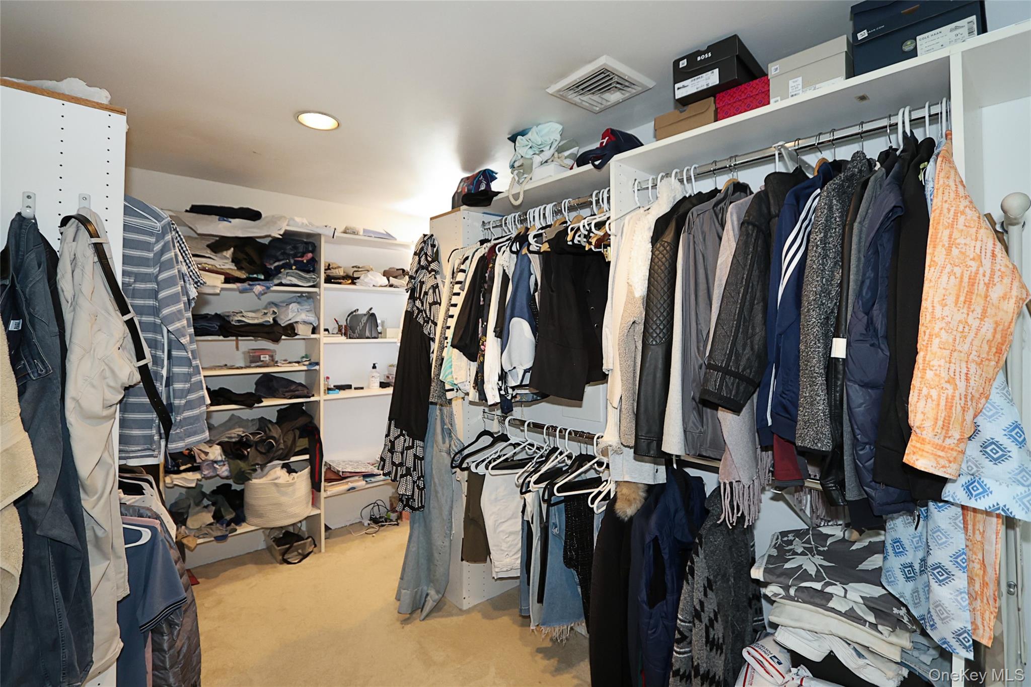 64 Hamilton Drive, Roslyn, NY 11576