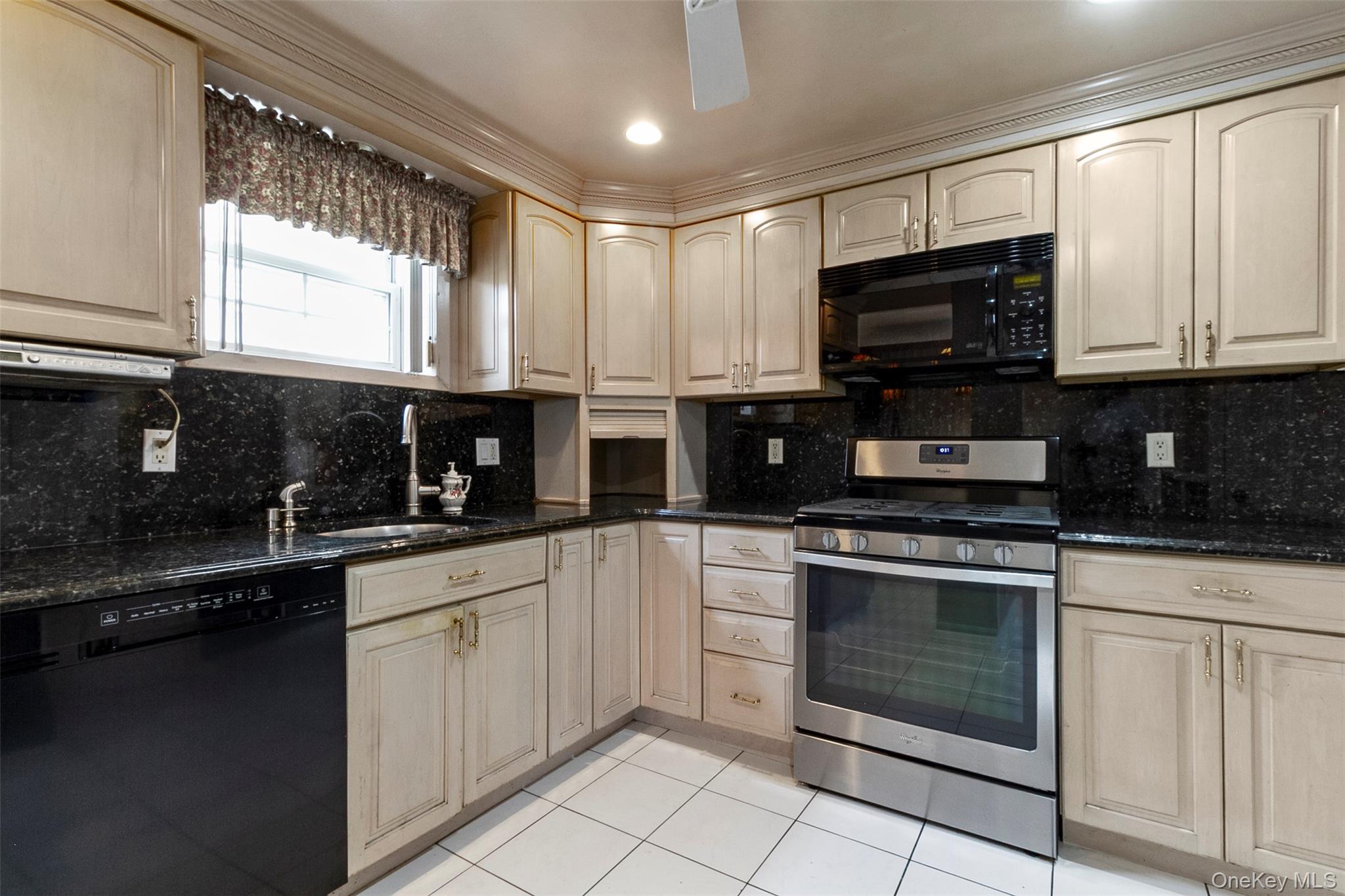 89 Devoe Avenue, Yonkers, NY 10705