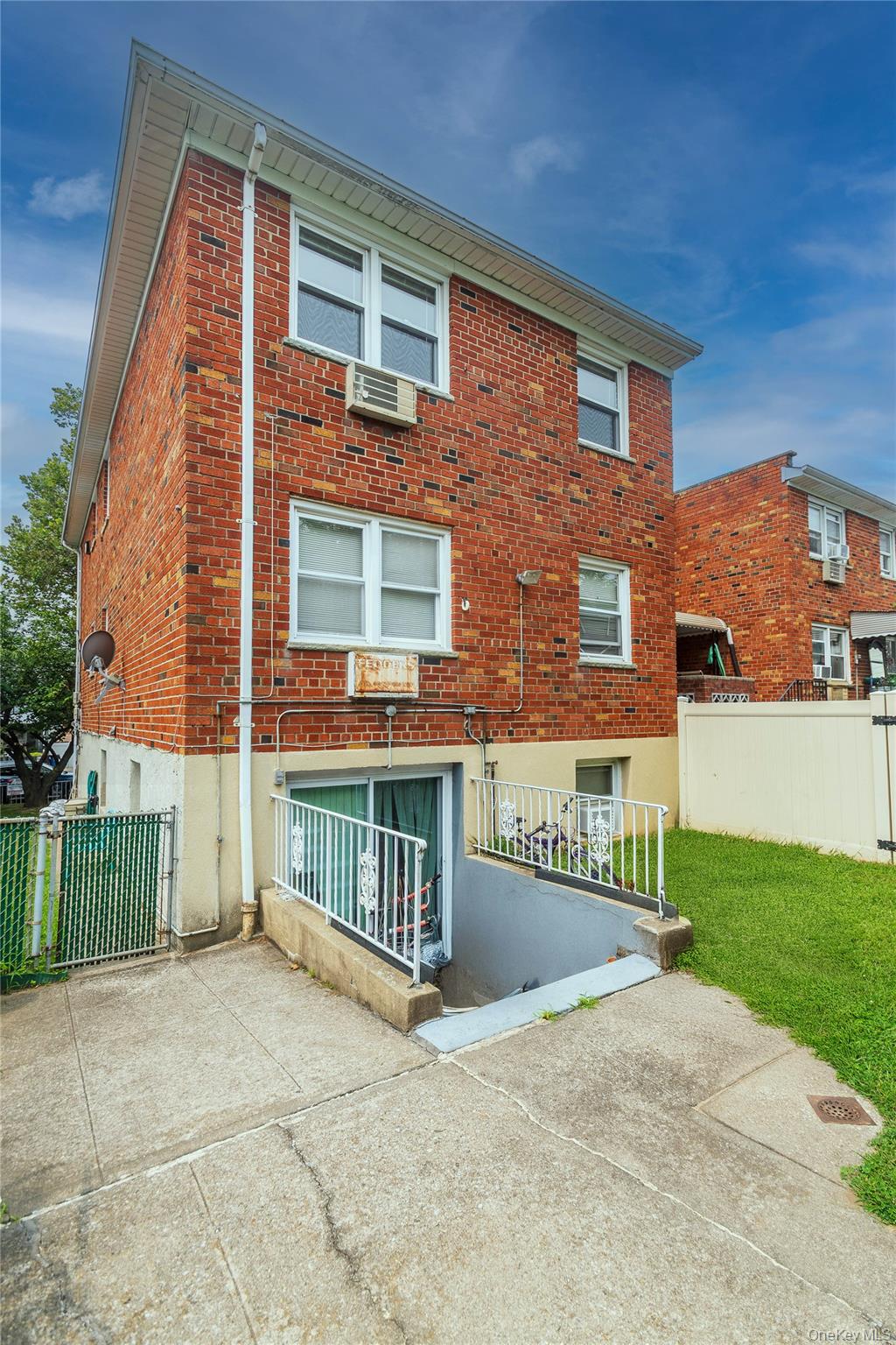 926 Vincent Avenue, Bronx, NY 10465