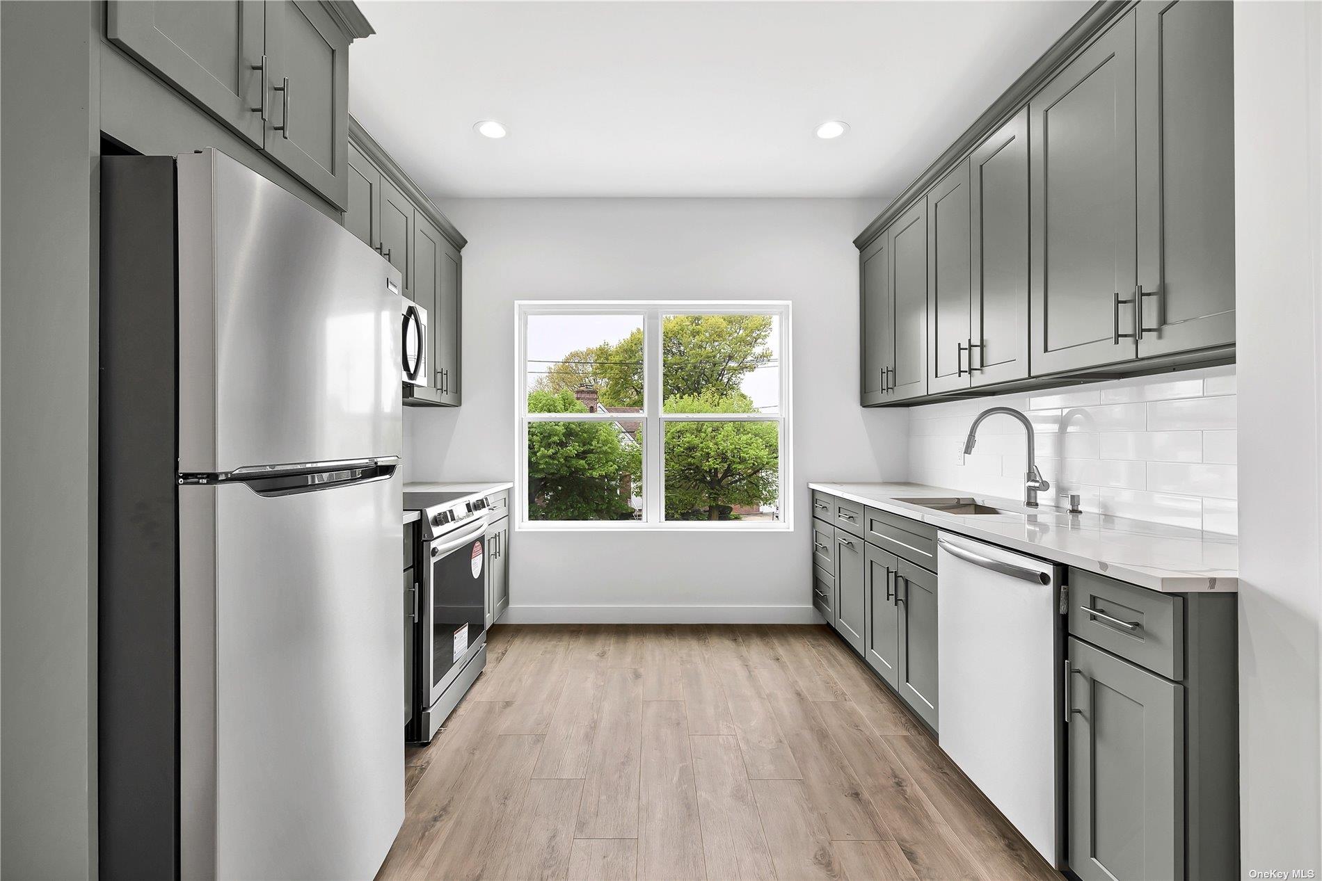 533 Greenwich Street # 2A, Hempstead, NY 11550