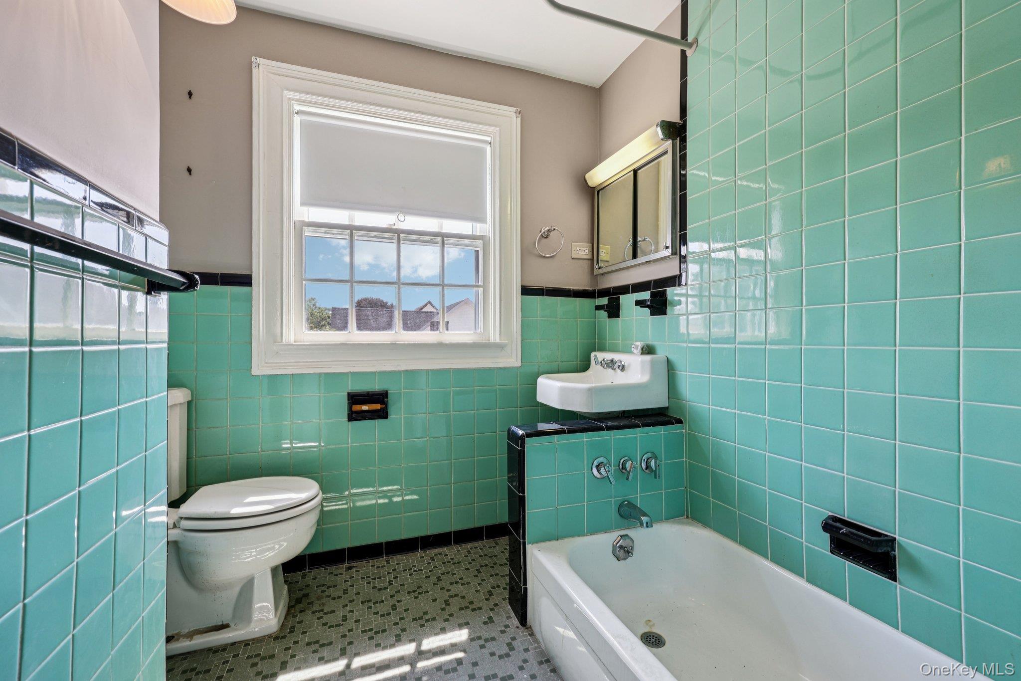 466 Palisade Avenue, Yonkers, NY 10703