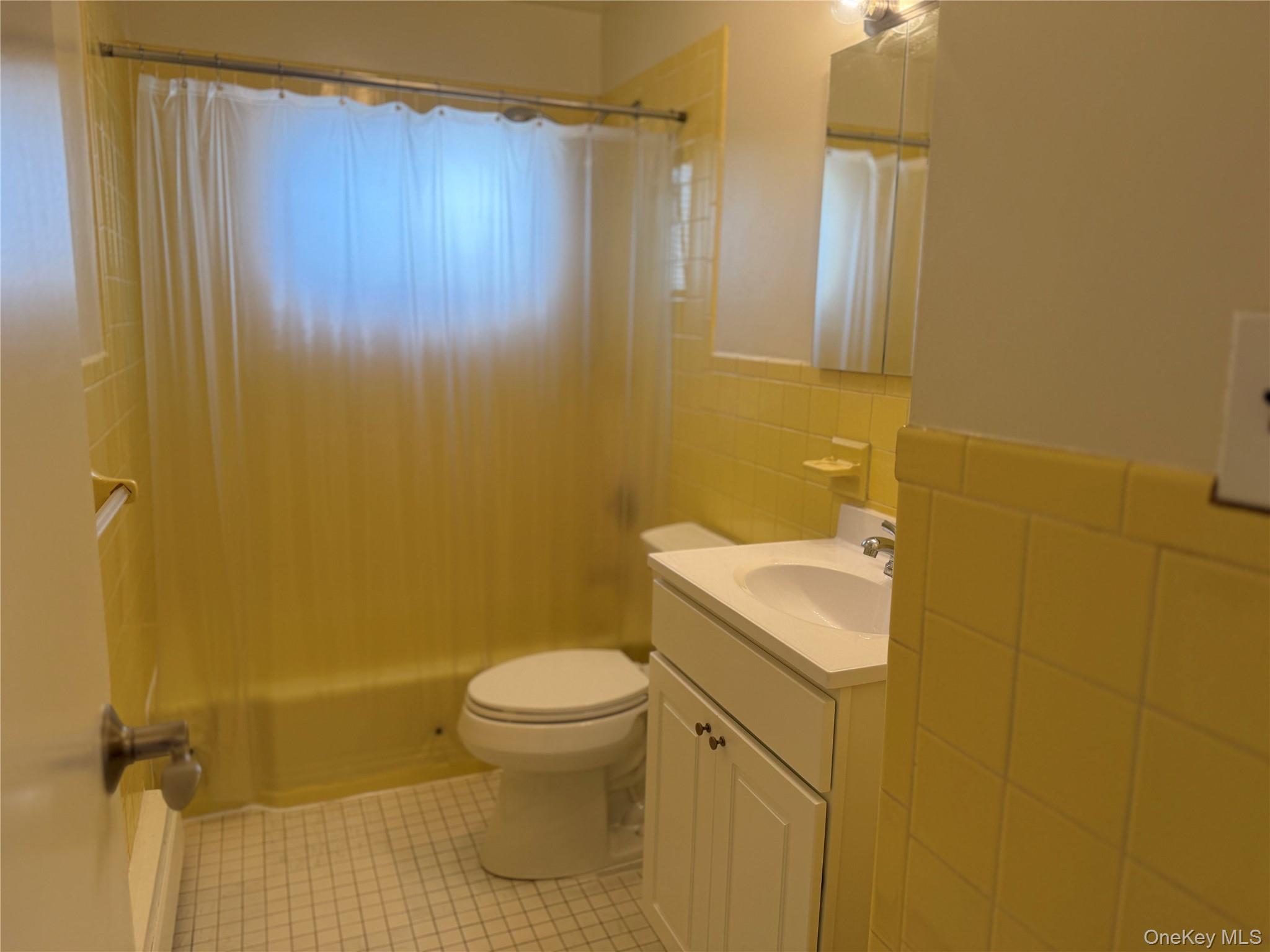 55 Hickory Road # 2nd Floor, Port Washington, NY 11050