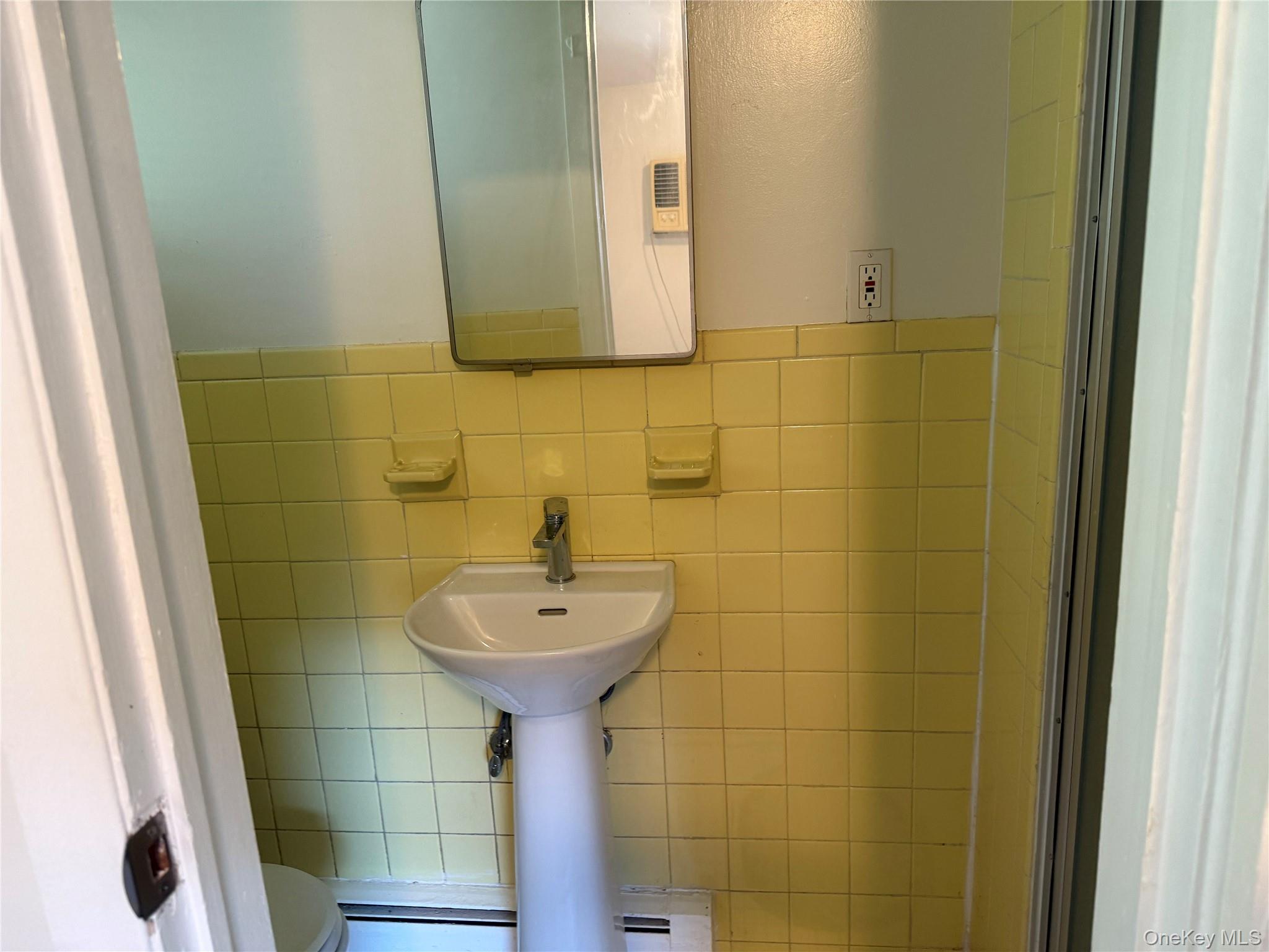 55 Hickory Road # 2nd Floor, Port Washington, NY 11050