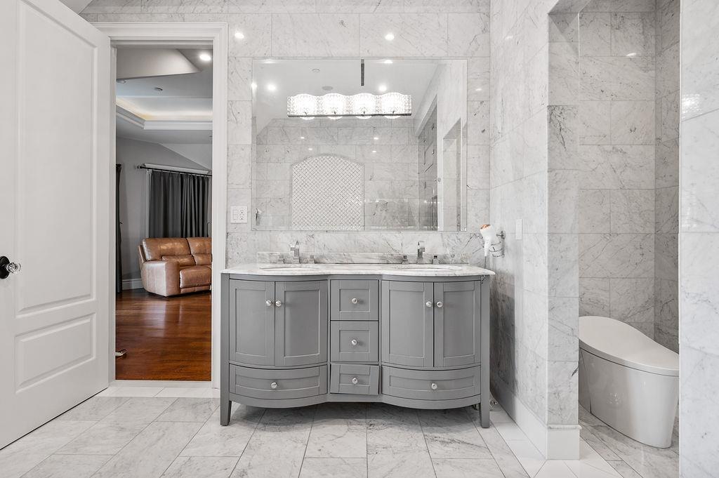 264-11 60th Avenue, Little Neck, NY 11362