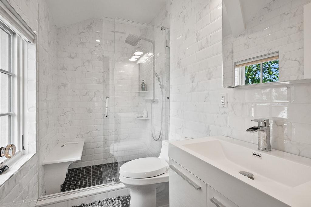 264-11 60th Avenue, Little Neck, NY 11362