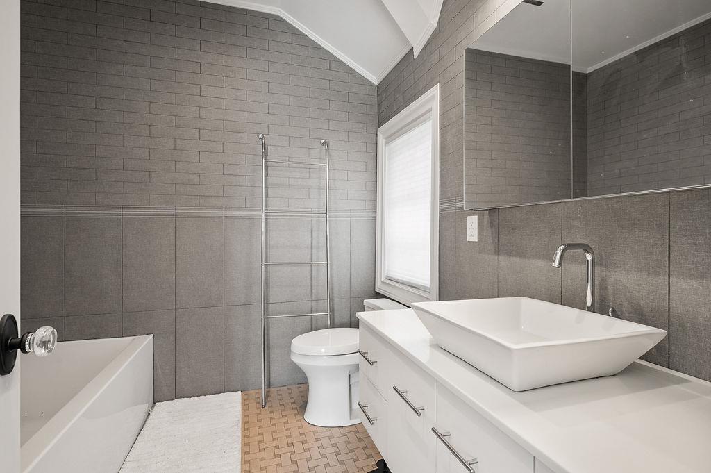 264-11 60th Avenue, Little Neck, NY 11362