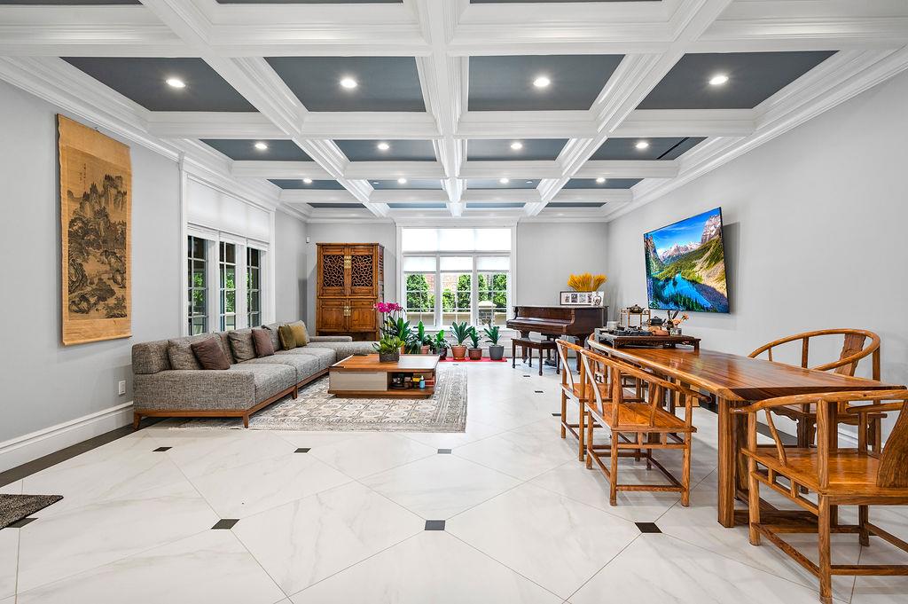 264-11 60th Avenue, Little Neck, NY 11362