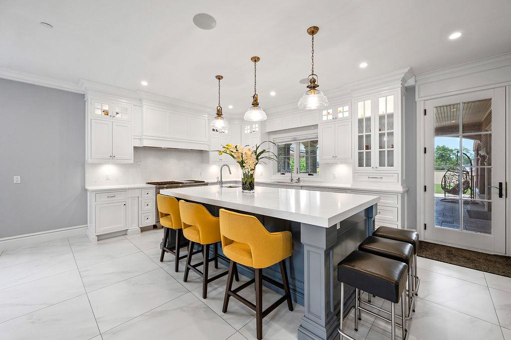 264-11 60th Avenue, Little Neck, NY 11362