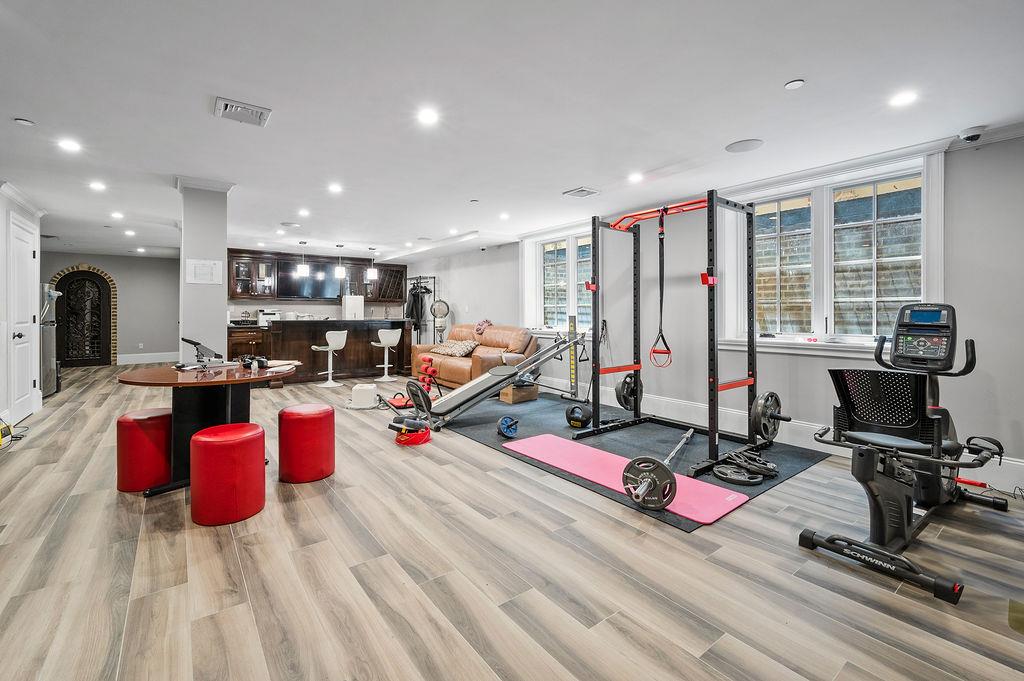 264-11 60th Avenue, Little Neck, NY 11362