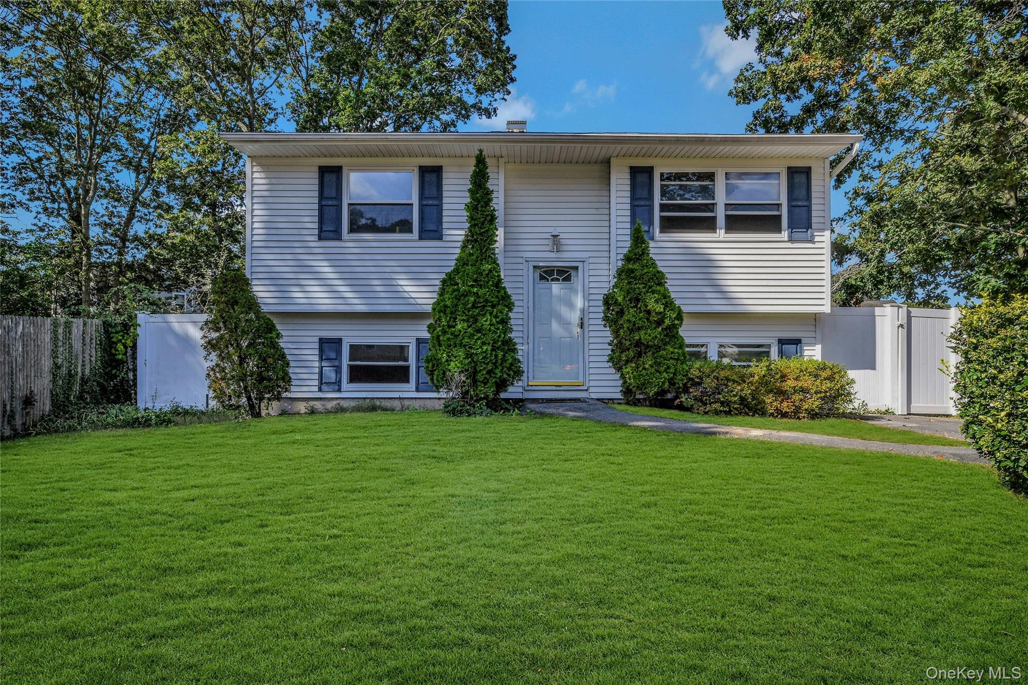 4 Beechwood Drive, Shirley, NY 11967