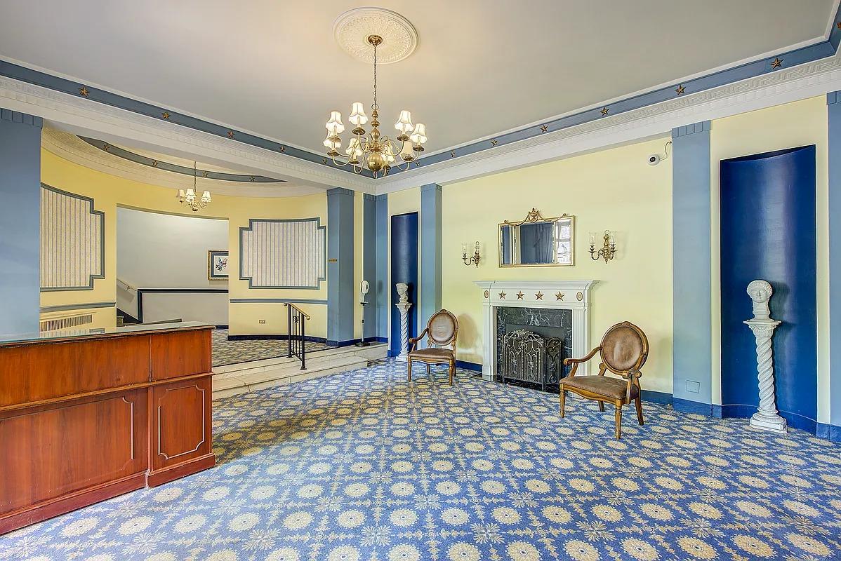 106-15 Queens Boulevard # 3R, Forest Hills, NY 11375