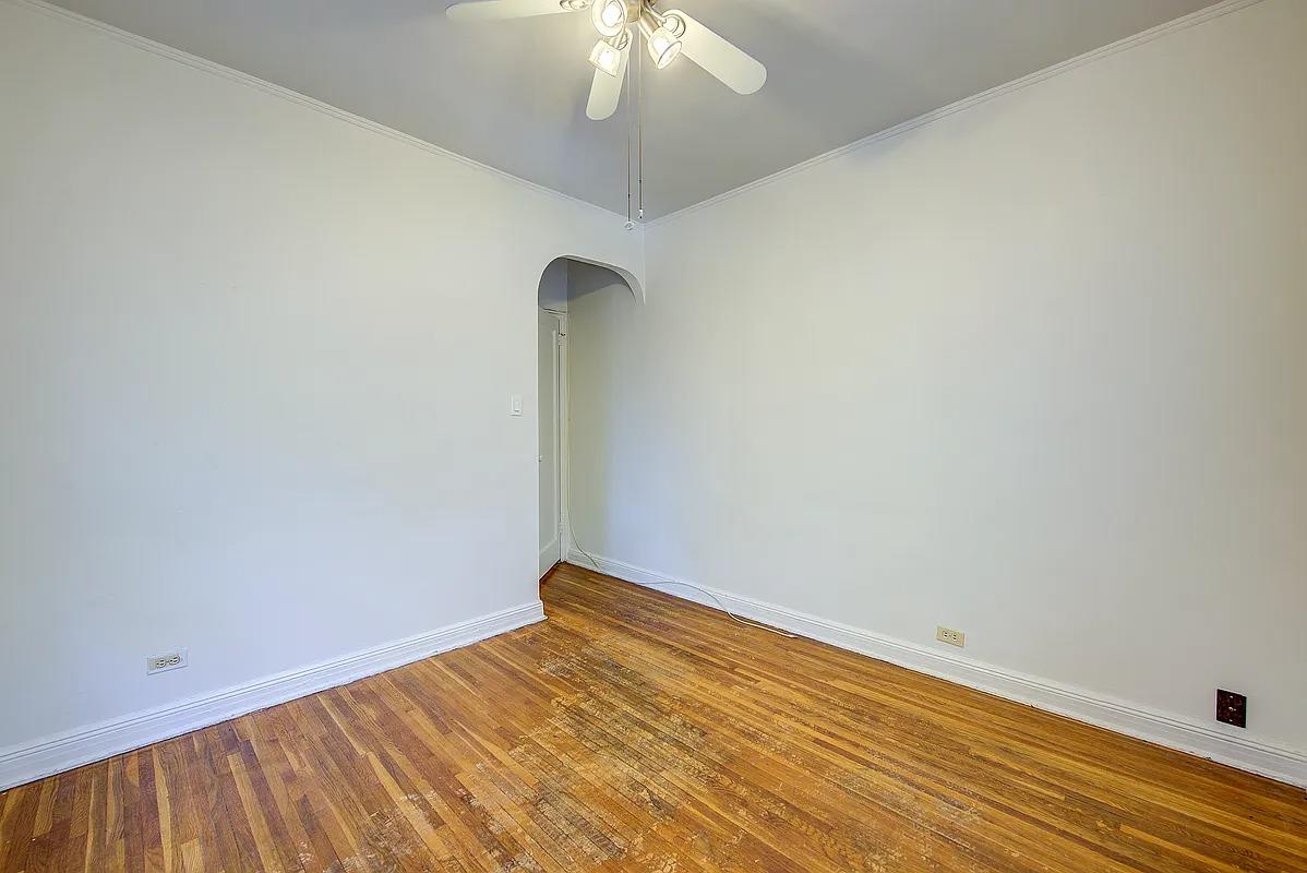 106-15 Queens Boulevard # 3R, Forest Hills, NY 11375