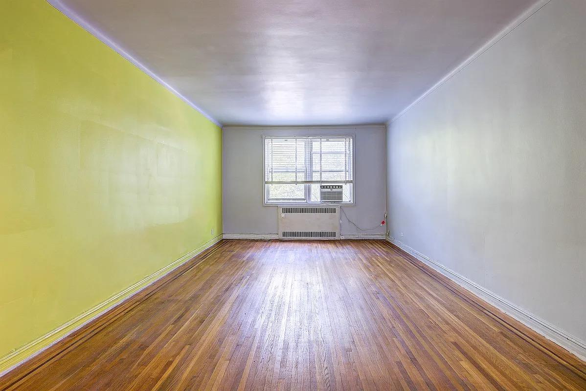 106-15 Queens Boulevard # 3R, Forest Hills, NY 11375