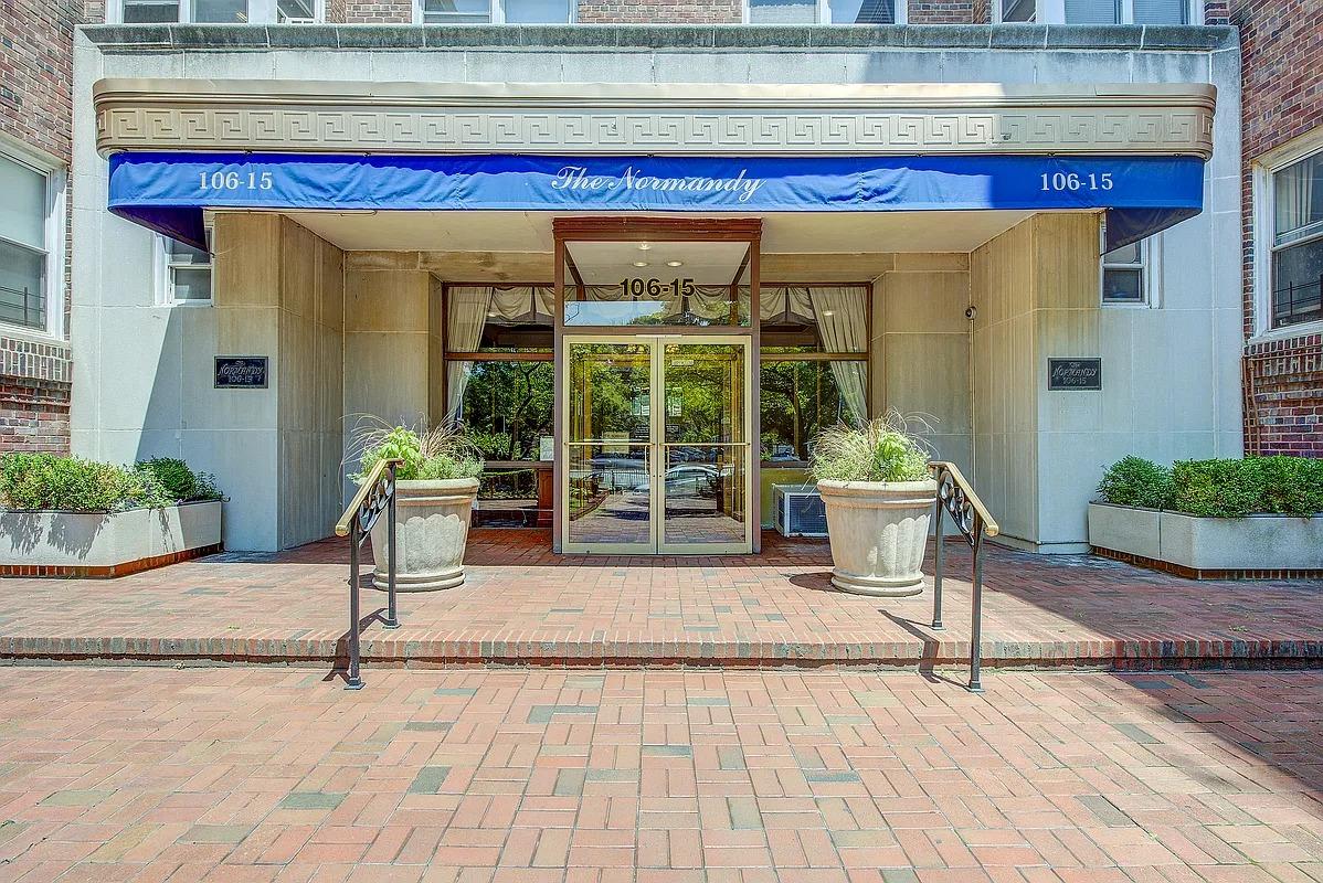 106-15 Queens Boulevard # 3R, Forest Hills, NY 11375