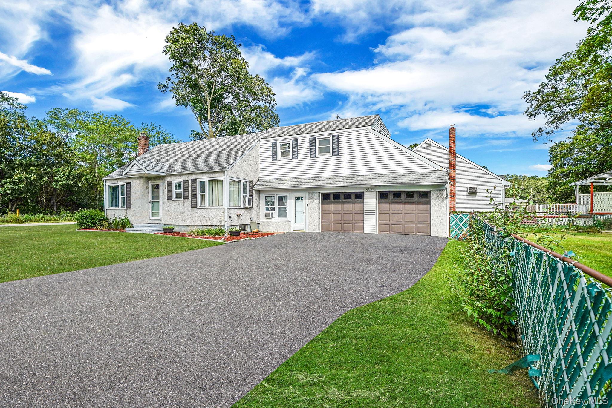 2581 Locust Avenue, Ronkonkoma, NY 11779