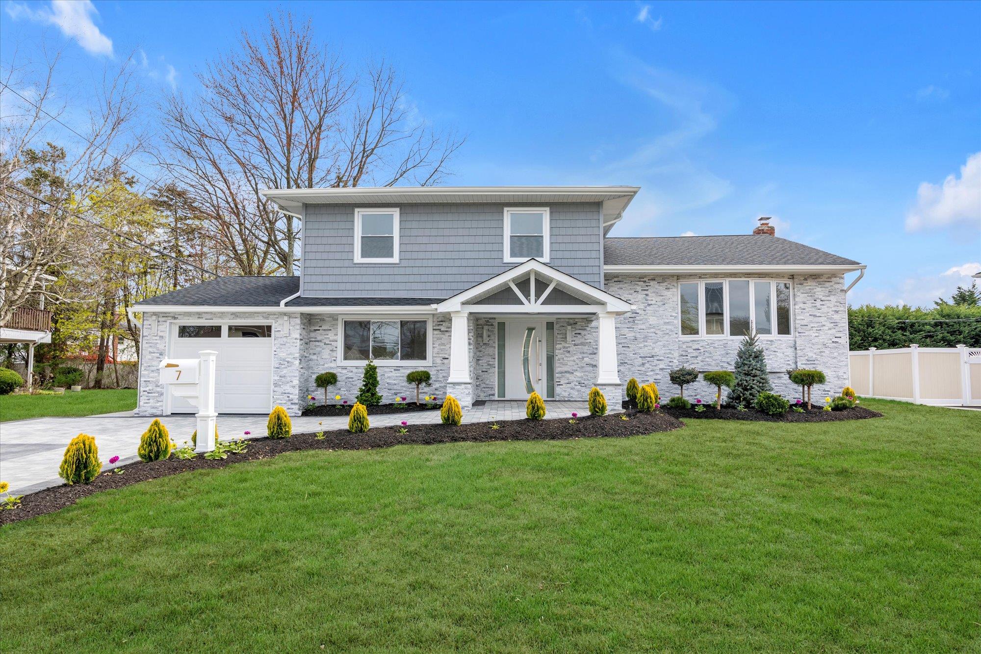 7 Suzanne Lane, Bethpage, NY 11714