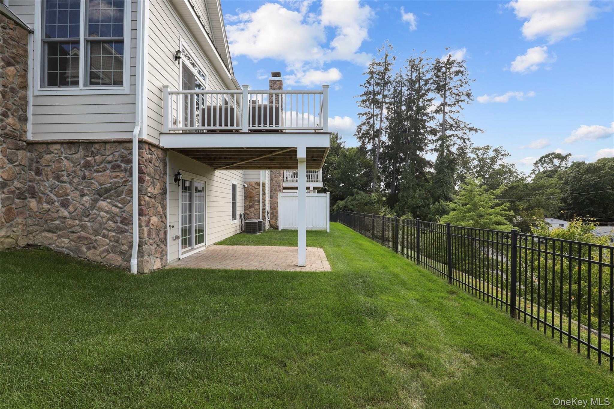 54 Dennis Lane, Pleasantville, NY 10570