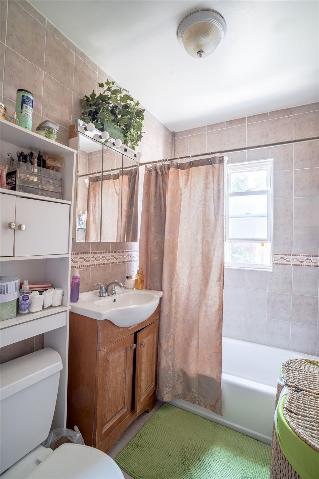 19515 Woodhull Avenue, Hollis, NY 11423