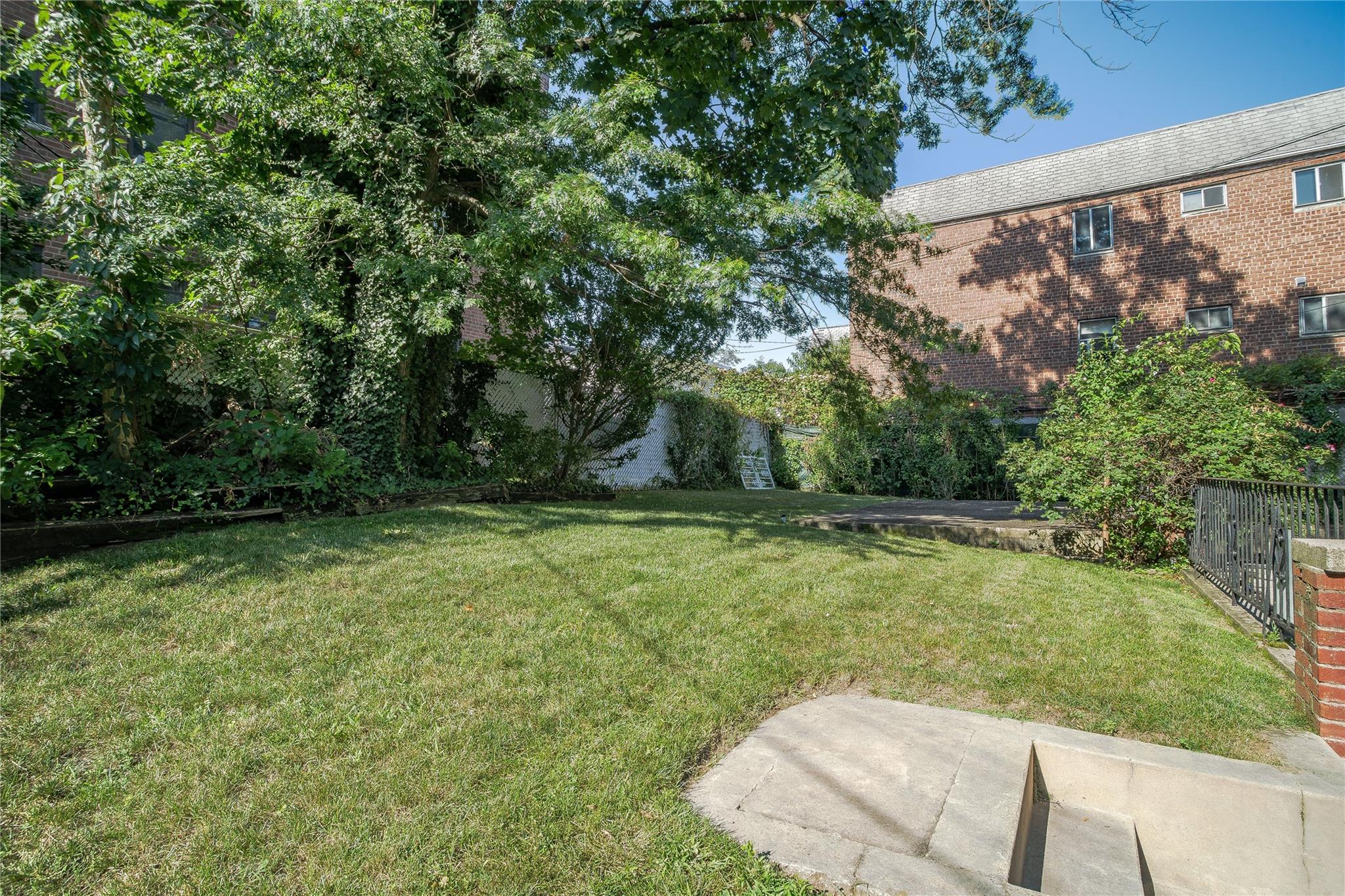 19515 Woodhull Avenue, Hollis, NY 11423