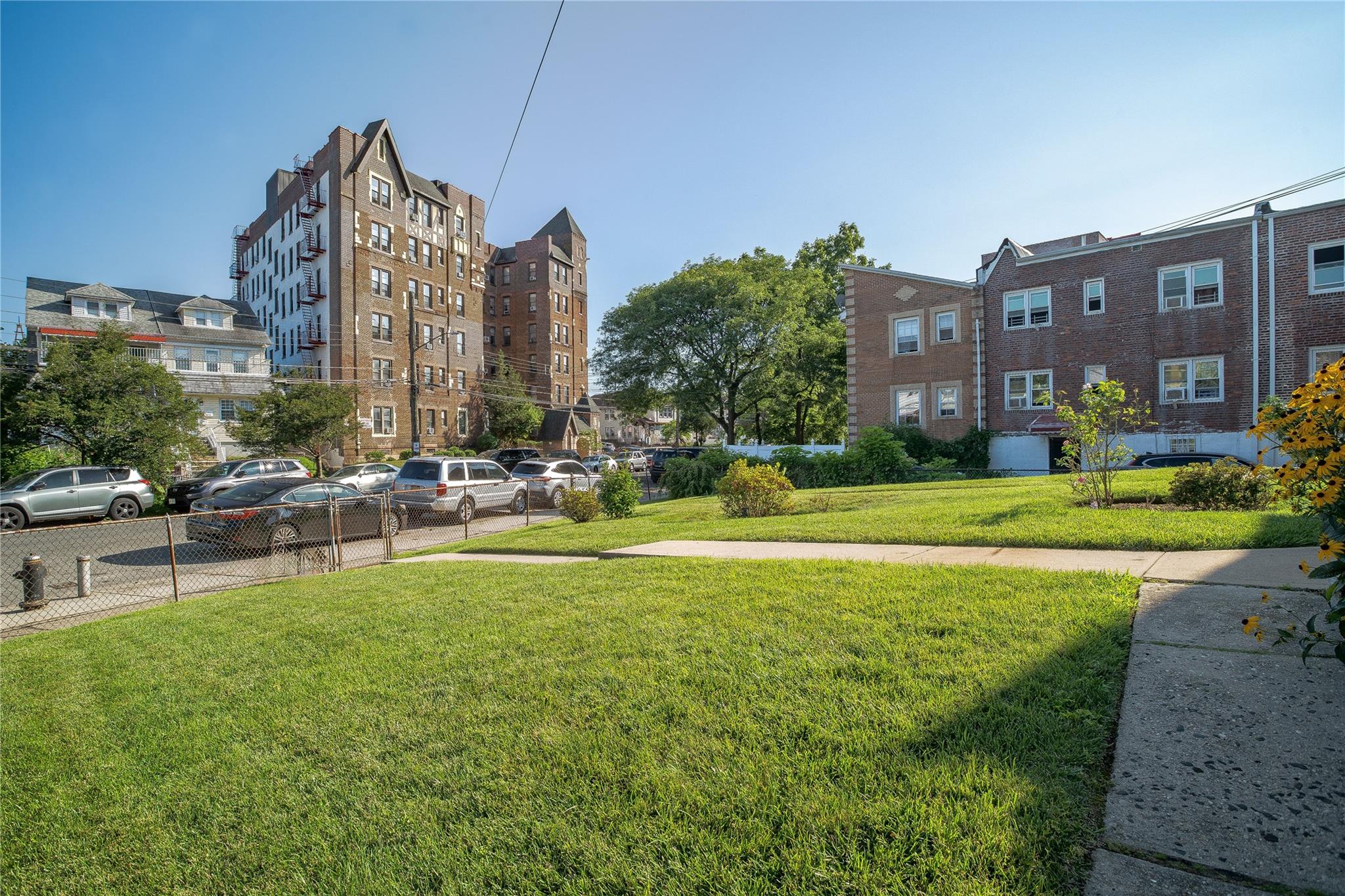 19515 Woodhull Avenue, Hollis, NY 11423