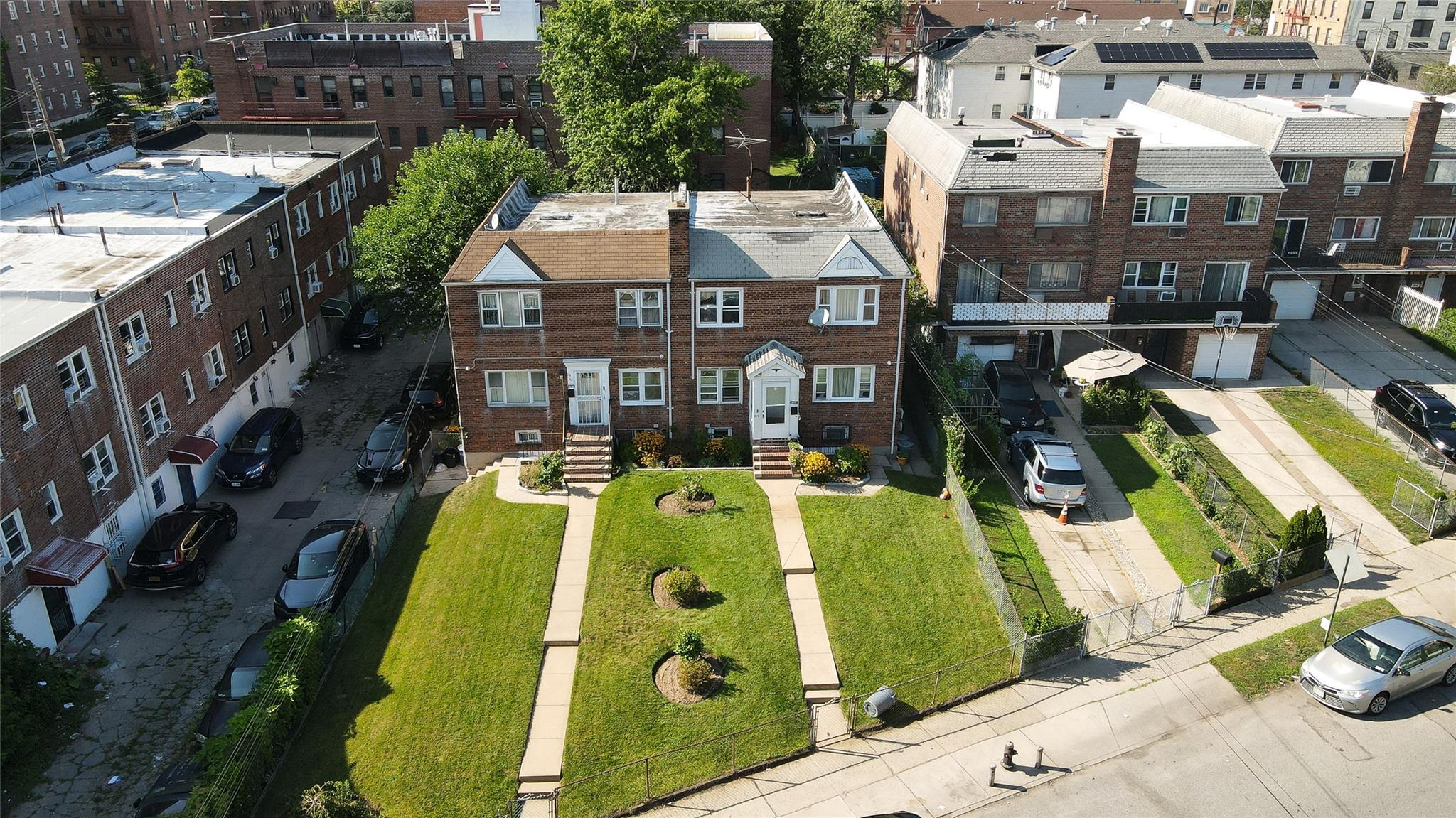 19515 Woodhull Avenue, Hollis, NY 11423