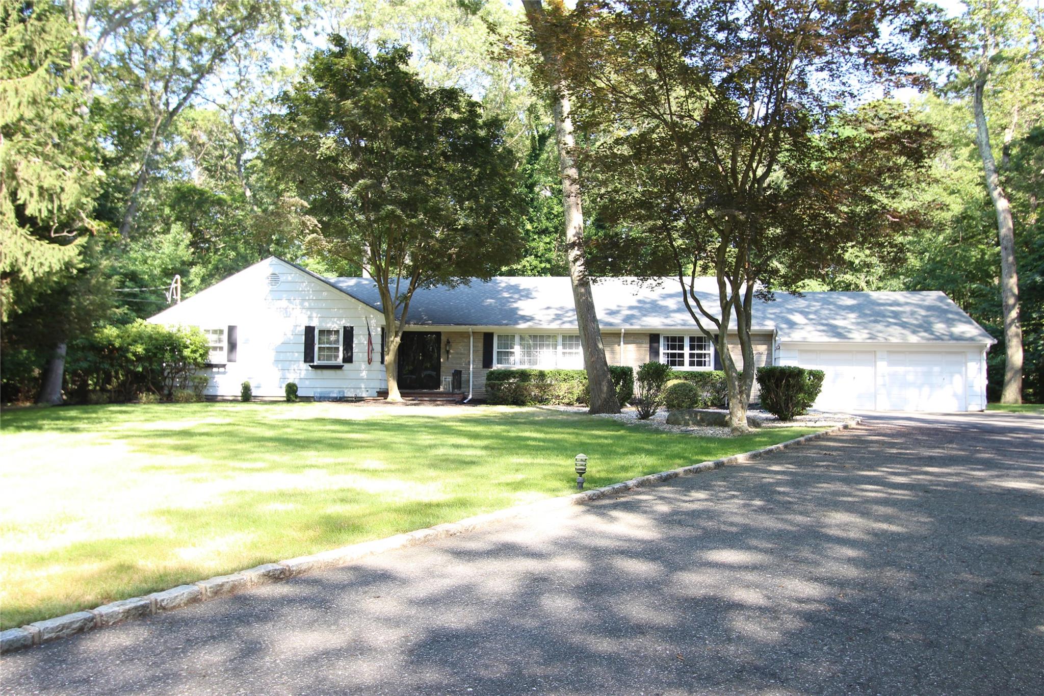 54 Aspen Lane, Stony Brook, NY 11790