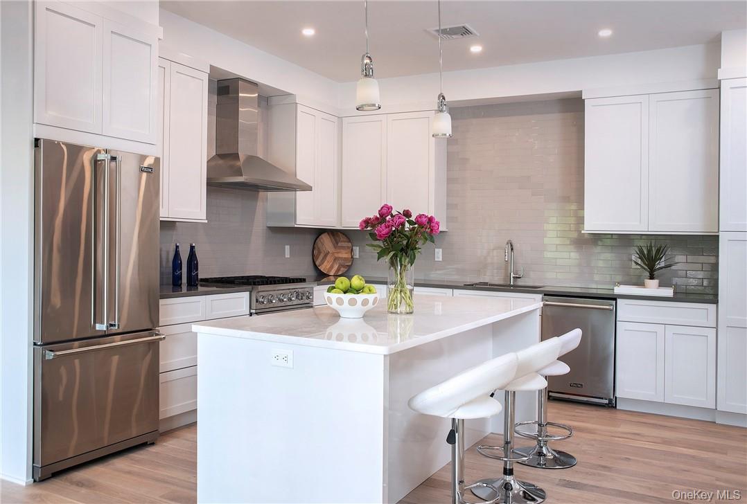 8 Boulevard W # 301, Pelham, NY 10803