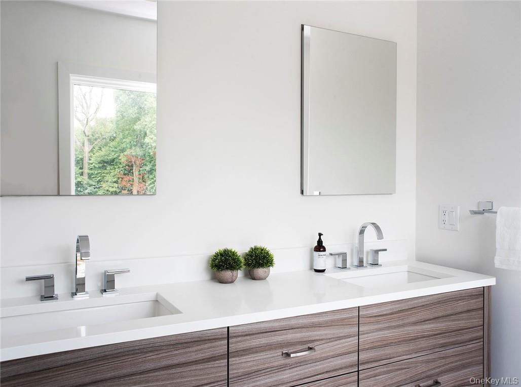 8 Boulevard W # 301, Pelham, NY 10803