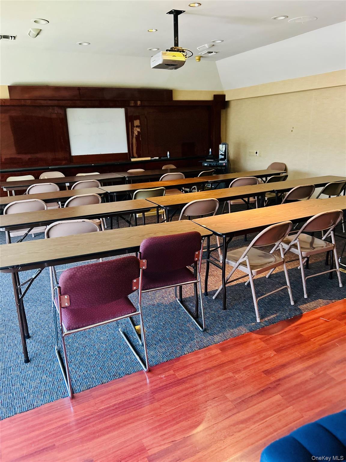 692 S Wellwood Avenue, Lindenhurst, NY 11757