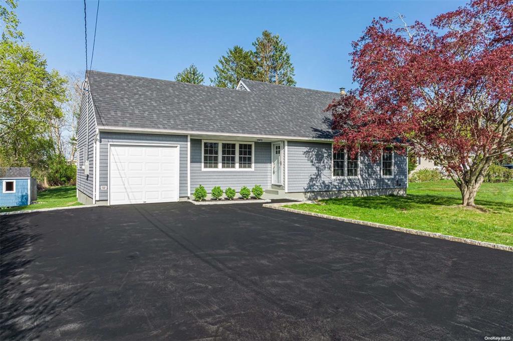 970 Village Lane, Mattituck, NY 11952