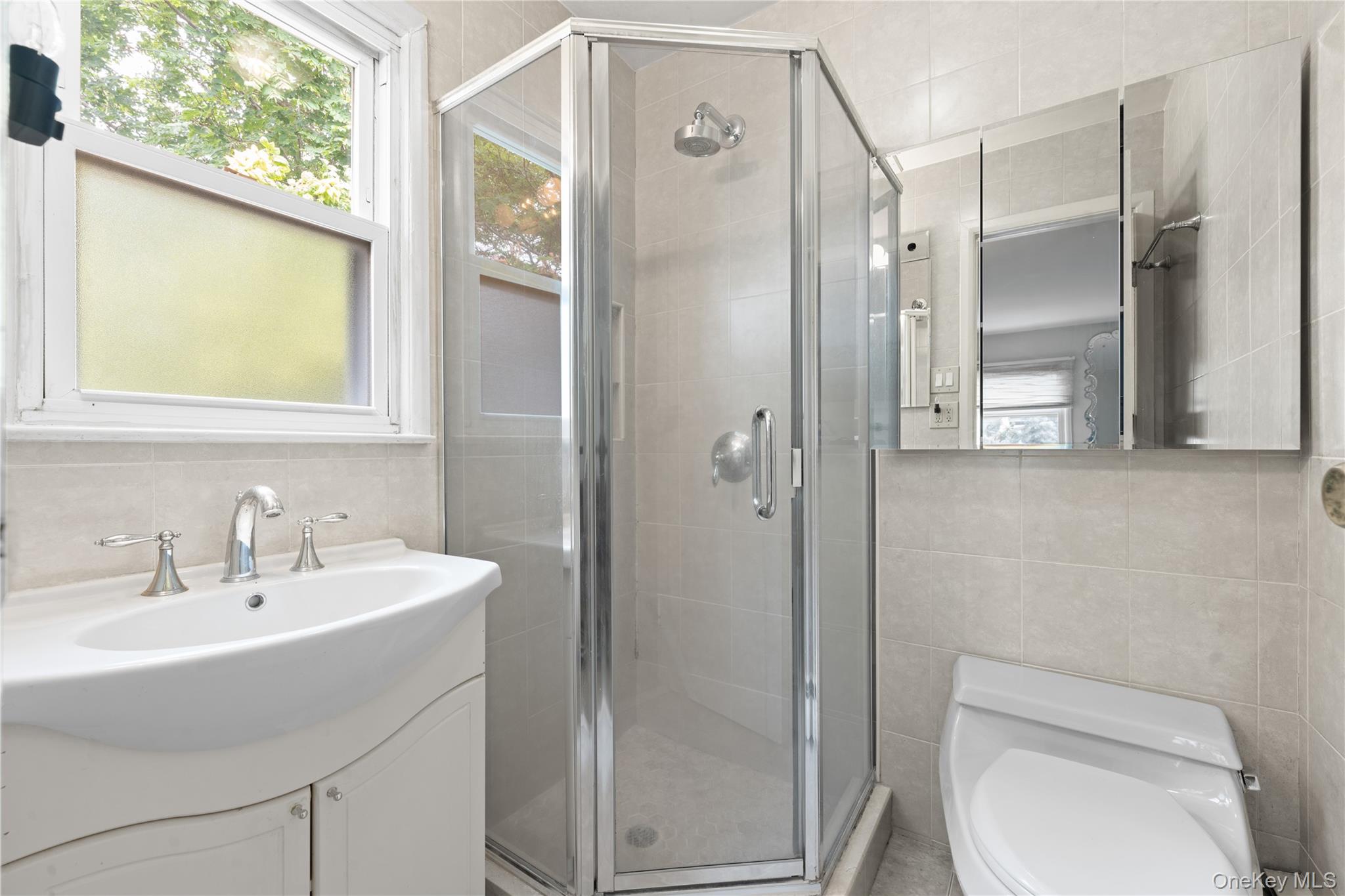 48 Oxford Road, East Rockaway, NY 11518